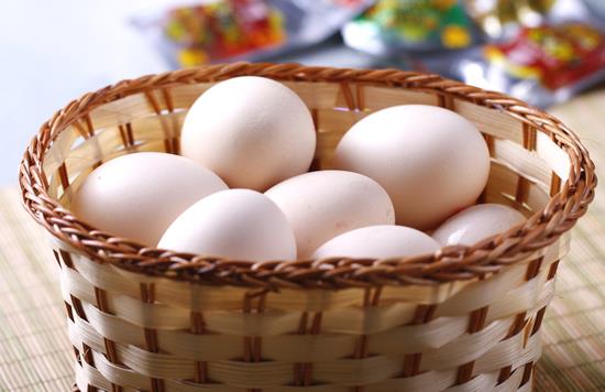 如何挑选新鲜鸡蛋？怎么看鸡蛋是否新鲜？怎么看鸡蛋好坏