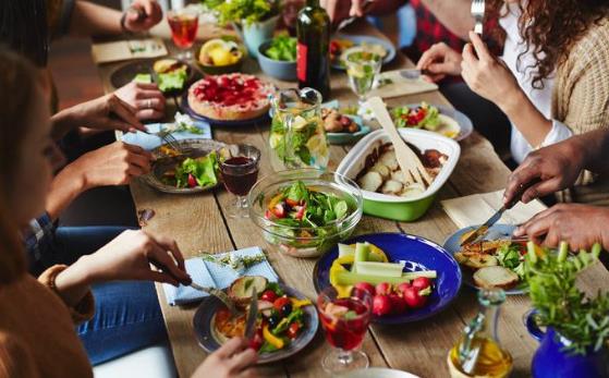 吃晚餐时必须要警惕的四大禁忌 健康晚餐饮食原则