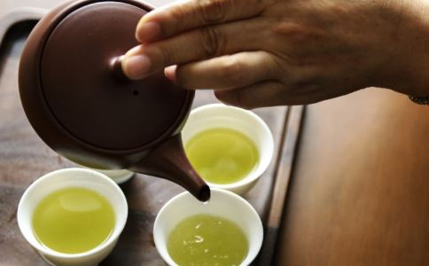 苦丁茶的功效与作用 苦丁茶的副作用 什么人不宜喝苦丁茶